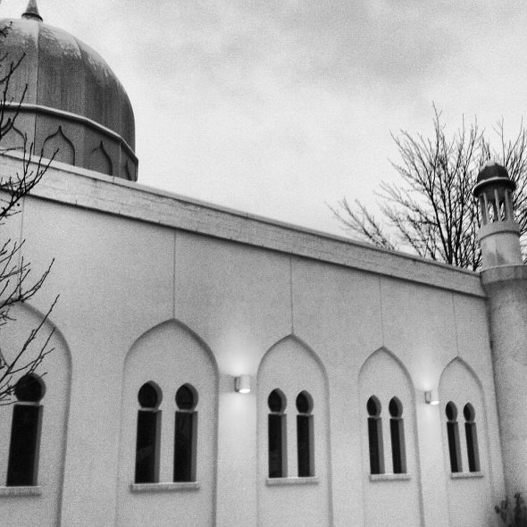 London Muslim Mosque photo by Aksa Mahmood for 30 Masjids Friday July 12 2012