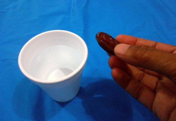 Quraan and Hadeeth Society Canada - Cup of Water and Date to Break The Fast - June 19 2015